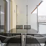 Lägenhet 207 *
